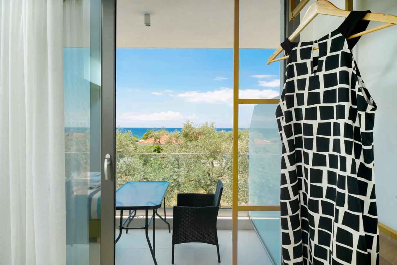 Miracle Suites By Klisma Beach Skala Kallirachis Exterior photo